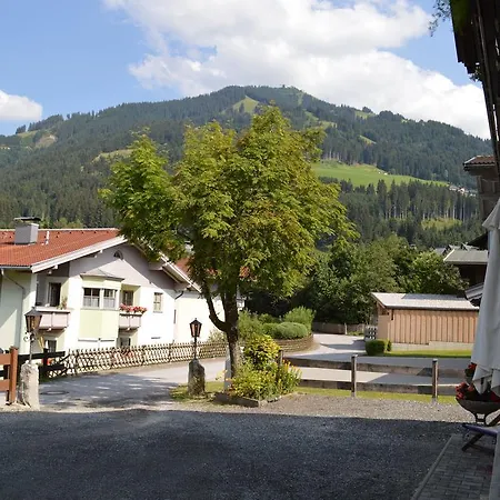 Strasser Angelika * ヴェステンドルフ