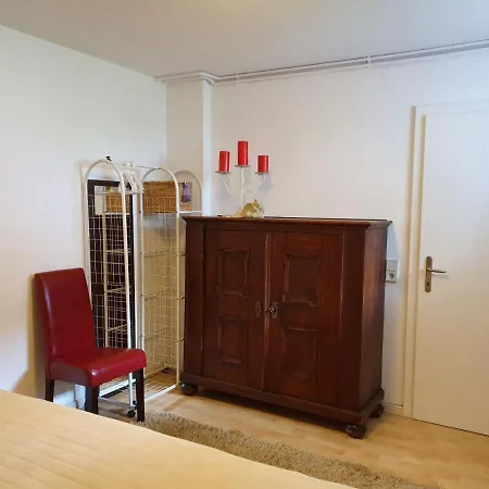 Strasser Angelika アパート *