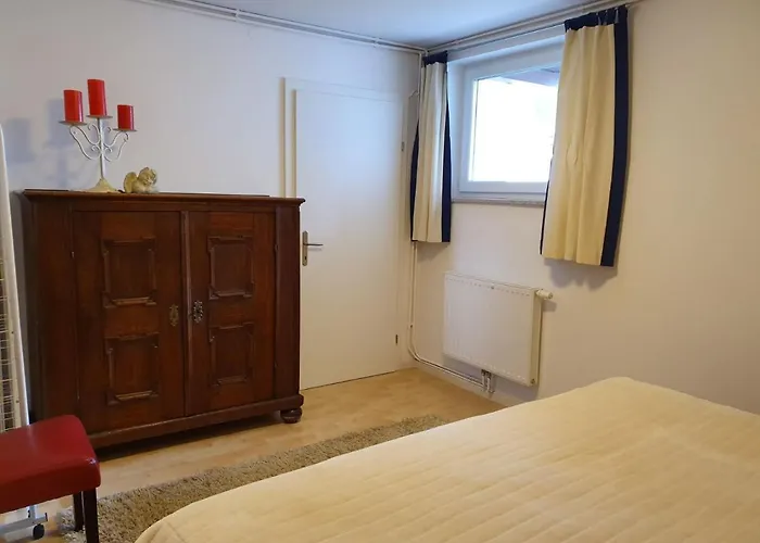 Strasser Angelika アパート *